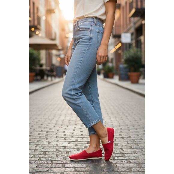 Toms Women's Classic Slip On Canvas Shoes W 9 Red Loafer Flats NWT - Picture 1 of 10